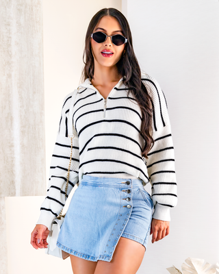 Buso de Rayas con Cuello Tortuga y Cremallera