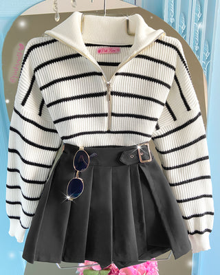 Falda Short Negra Con Hebilla Lateral