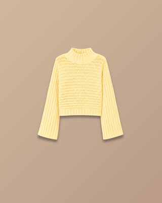 BUZO AMARILLO TEJIDO ANGOSTO DE CINTURA CON MANGA ANCHA