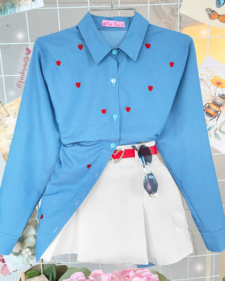 Camisa Manga Larga con Estampado de Corazones Rojos