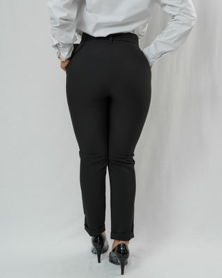 Pantalón negro de hebilla forrada