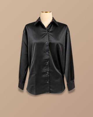 CAMISA NEGRA EN SATIN MANGA LARGA DE CUELLO Y BOTONES