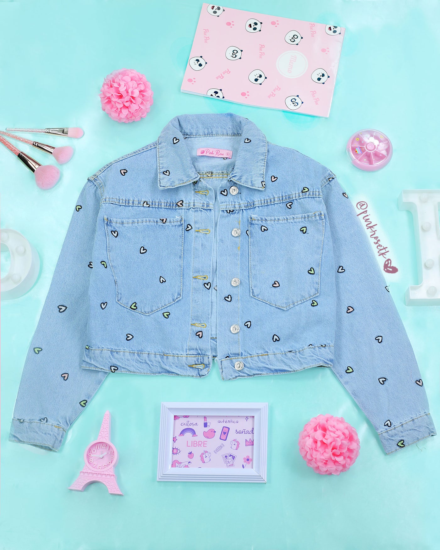 Chaqueta blue jean de corazones bordados