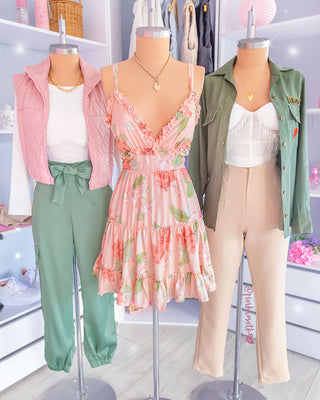 Vestido rosado floral de tiempos y volantes espalda descubierta