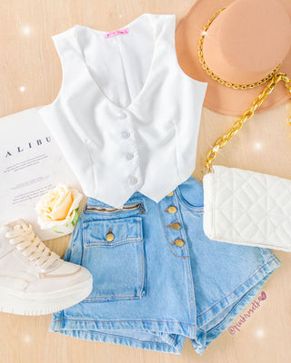 Chaleco blanco sencillo 4 botones
