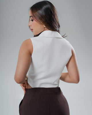 Chaleco con Cuello y 2 Botones Aplique Dorados