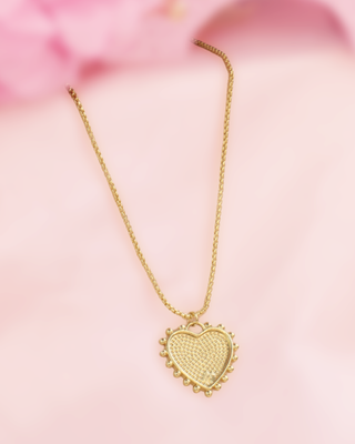 Collar con Dije de Corazón y Detalles de Puntos