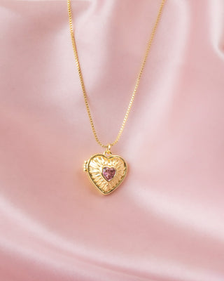 COLLAR DORADO SENCILLO CON DIJE DE CORAZON COFRE