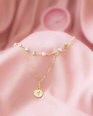 COLLAR DORADO DOBLE DIJE CON CORAZON EN CIRCULO BLANCO