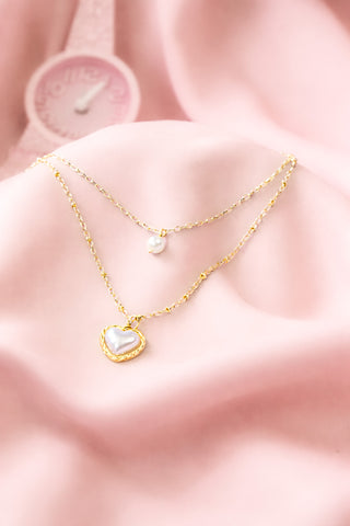 COLLAR DORADO DOBLE DIJE CON CORAZON EN PERLA