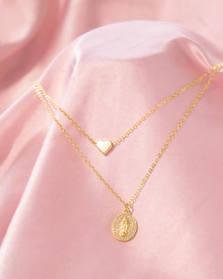 Collar Dorado Doble con Dije de Corazón y Virgen