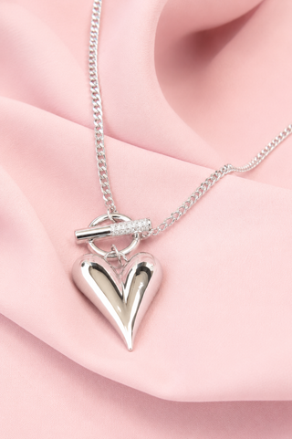 Collar Plateado con Dije de Corazon Inflado y Microfono, vista frontal — Pink Rose