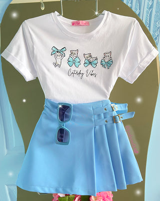 Camiseta con tres gatos en moños