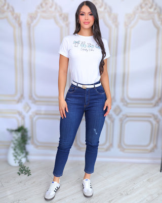 Camiseta con tres gatos en moños