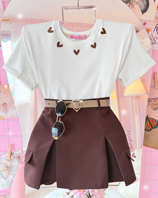 Camiseta con Corazones alrededor del Cuello