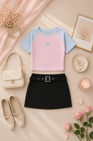 FALDA SHORT NEGRA CON CORREA DE HEBILLA METALICA