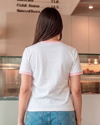 Camiseta blanca manga corta Paris France, detalle del estampado — Pink Rose