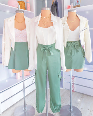 Blazer torero blanco con aplique de brillantes