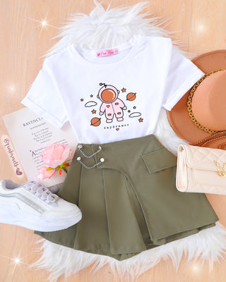 Falda short verde con tapa y cadenas