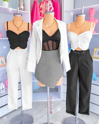Falda Short a Cuadros Blanco y Negro con Tapa en Pico