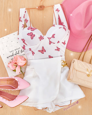 Crop top copas tiras mariposas rosadas