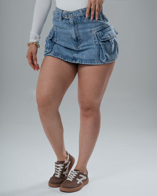 Falda short cargo en denim con cinturón