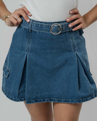 FALDA SHORT JEAN AZUL TIPO CARGO Y  CORREA DE HEBILLA EN FORMA DE ARO