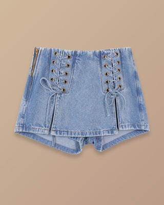 FALDA SHORT AZUL DE JEAN CON OJALETES Y CORDON