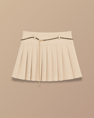 FALDA SHORT BEIGE DE TABLAS CON CORREA EN CADENA DORADA