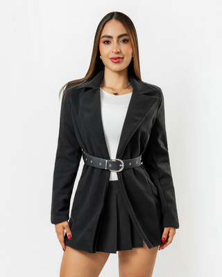 Gabán negro con Bolsillos y Correa de Taches