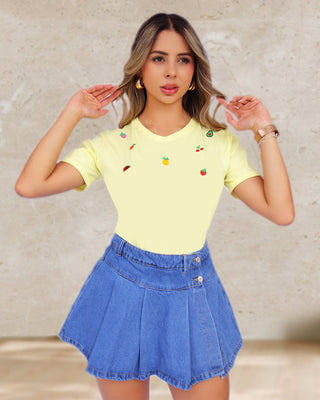 Camiseta con Bordado de Frutas Multicolor