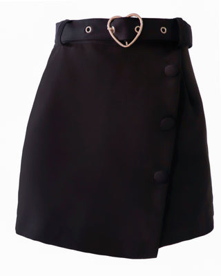 FALDA SHORT TAPA CORREA HEBILLA CORAZON