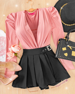 Falda Short Negra Con Hebilla Lateral