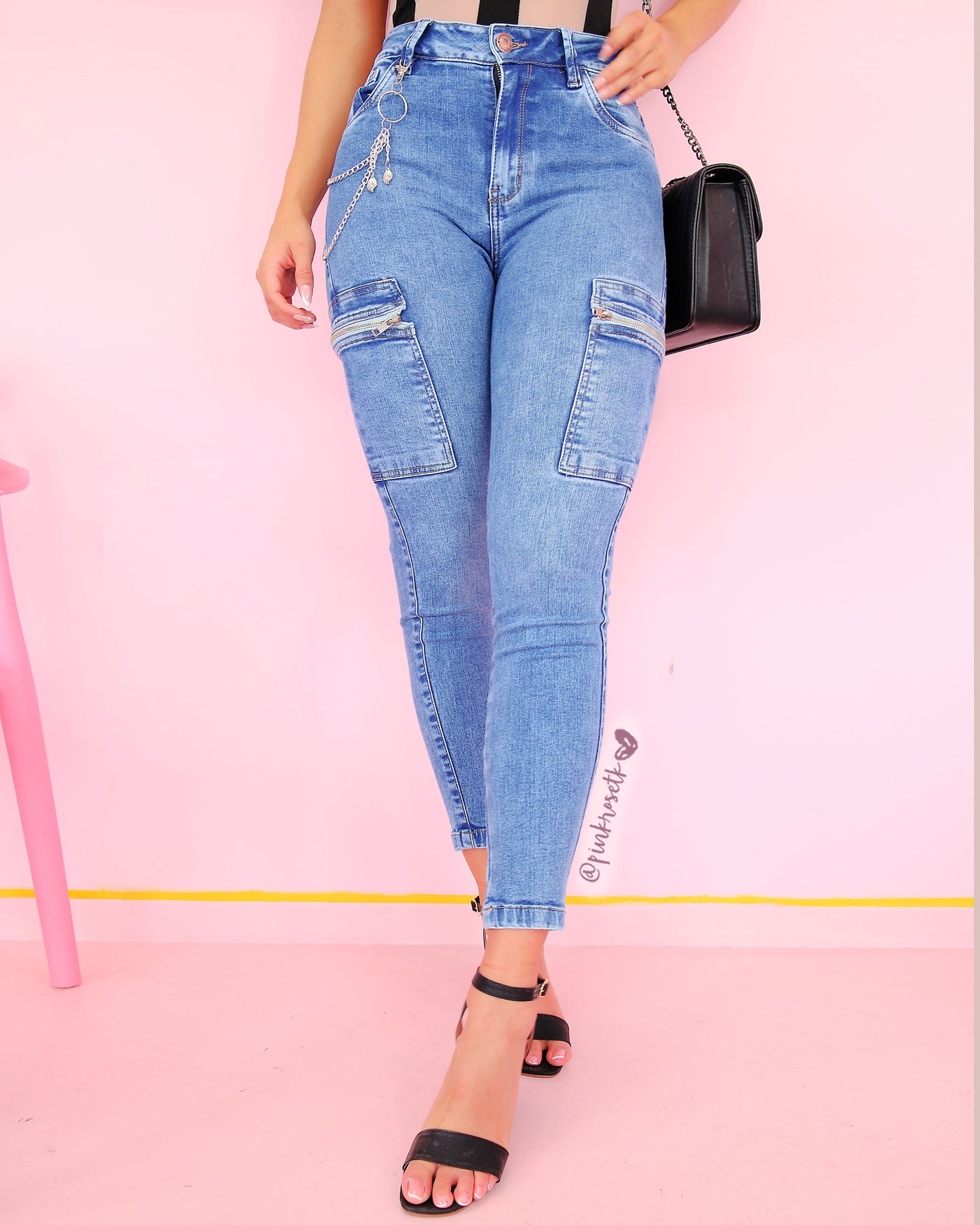 Jean cargo súper skinny cadena colgante