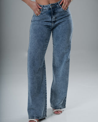 Jean sencillo claro de bota ancha