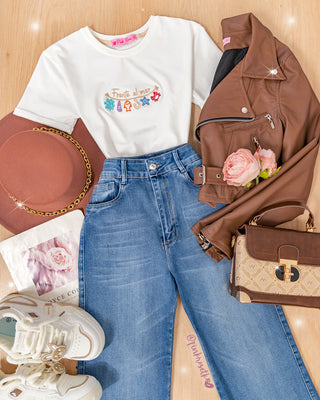 Camiseta con bordado Frente al mar