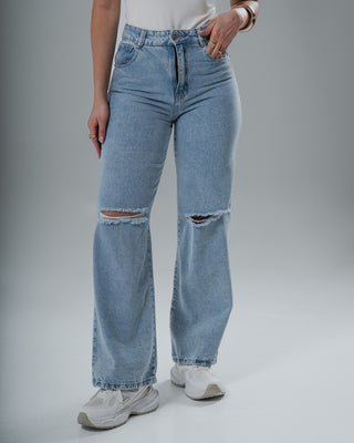 Jean Bota Ancha con Roturas en las Rodillas
