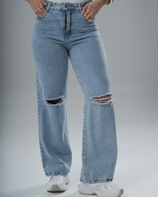 Jean Bota Ancha con Roturas en las Rodillas