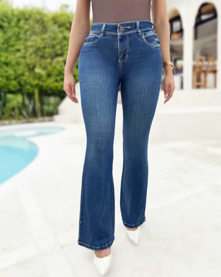 Pantalón Jean Oscuro con Corte Bota Campana