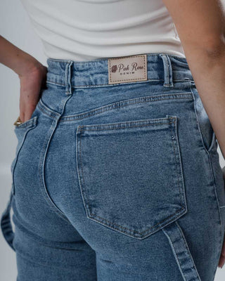 Jean Cargo con Tiras Laterales y Bota Ancha