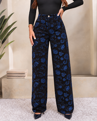 JEAN AZUL BOTA ANCHA CON FLORTES ESTAMPADAS