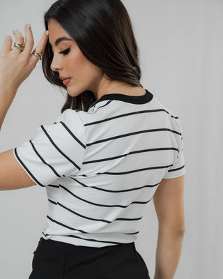Camiseta Básica con Rayas Negras