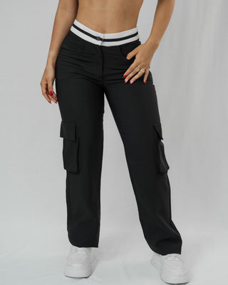 Pantalón negro Cargo Bota Ancha Pretina Blanca