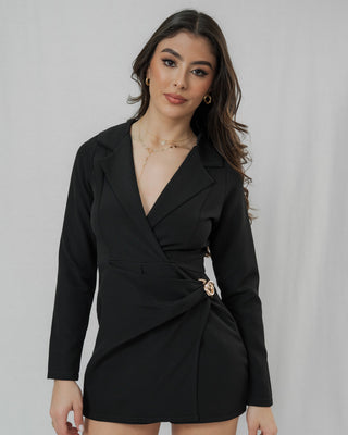 ROMPER NEGRO MANGA LARGA CON CUELLO Y APLIQUE  AL LADO