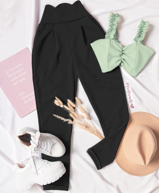 Pantalón negro de moras en la cintura