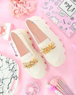 Mocasines oxford beige cadena dorada