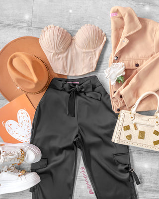 Crop top con copas tipo sirena amarrado atrás