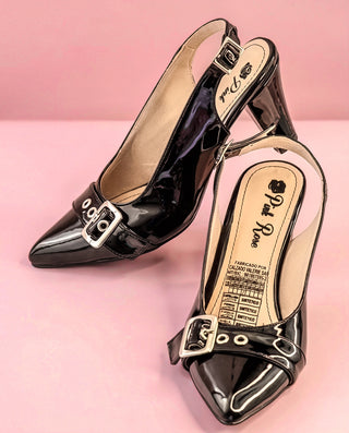 Tacón negro Stiletto con Correa Frontal