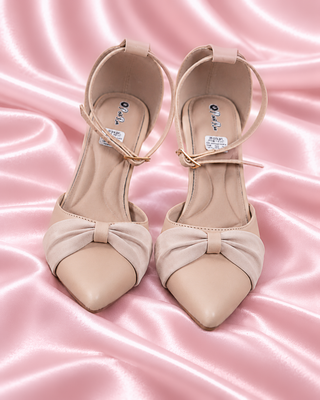 TACONES NUDE CON DETALLE DE MOÑO