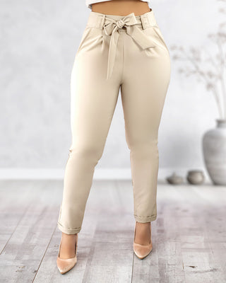 Pantalón con bolsillos y lazo en pretina